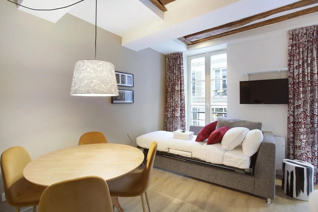 Rent A Room - Aparts Cadet Paris France