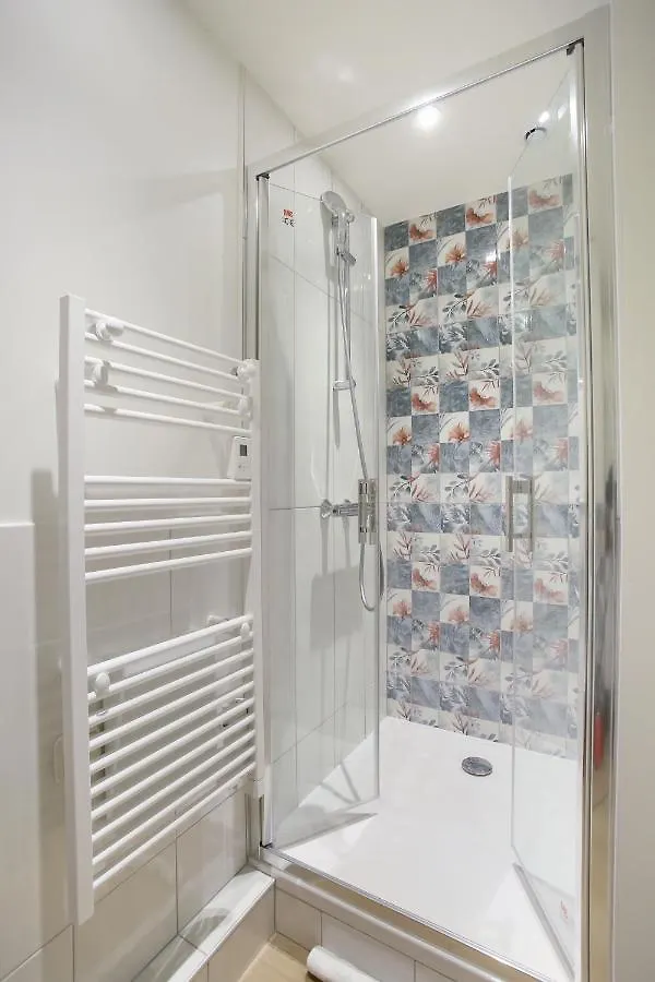 Rent A Room - Aparts Cadet Paris