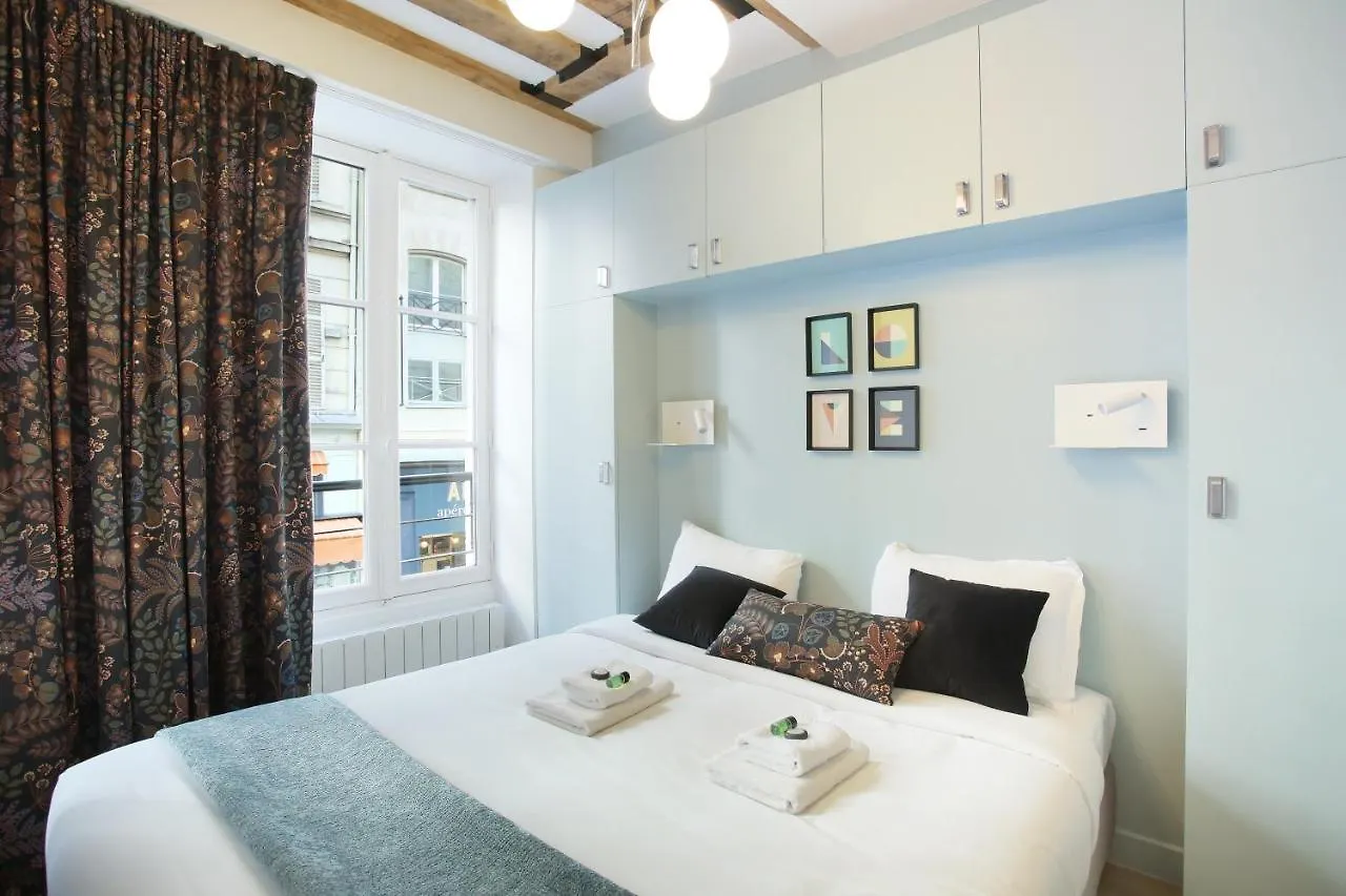 Apartment Rent A Room - Aparts Cadet Paris