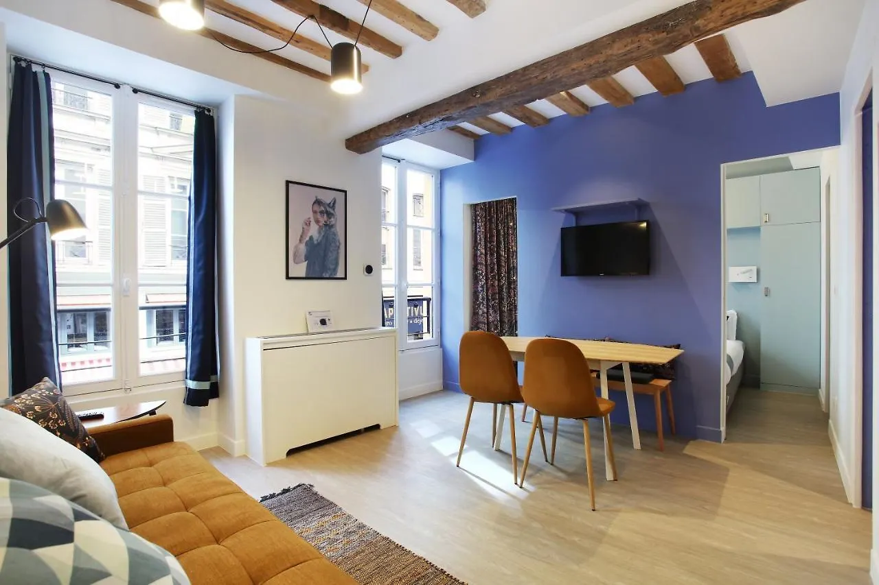 Apartment Rent A Room - Aparts Cadet Paris