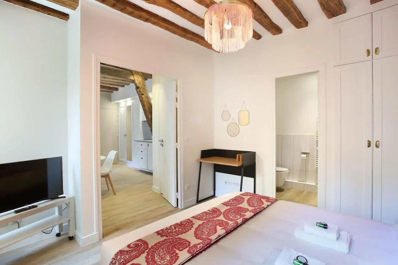 Rent A Room - Aparts Cadet Paris France