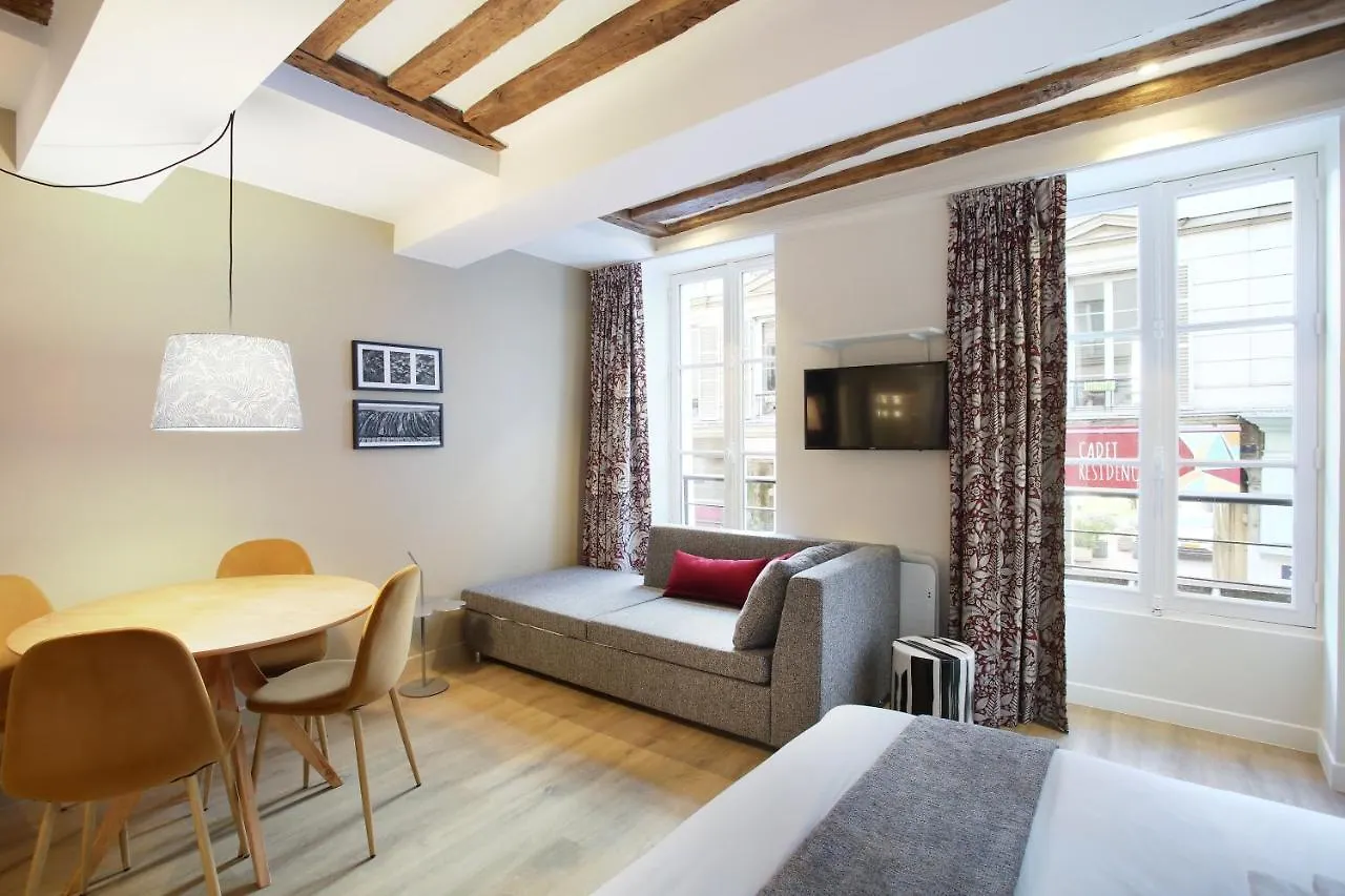 Rent A Room - Aparts Cadet Paris 0*,  France