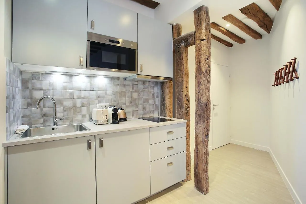 Apartment Rent A Room - Aparts Cadet Paris