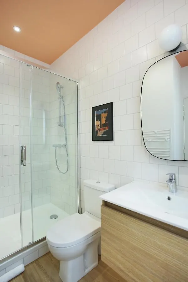 Rent A Room - Aparts Cadet Paris