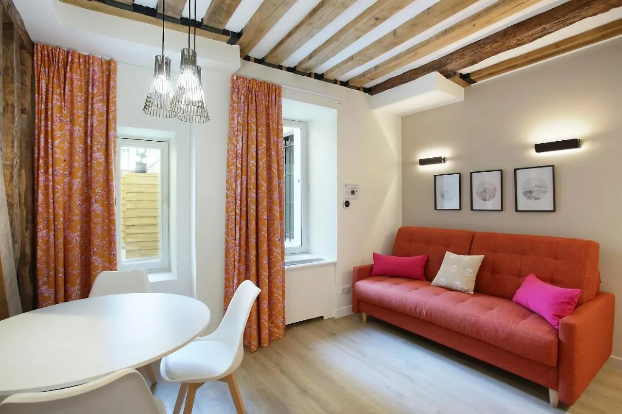 Rent A Room - Aparts Cadet Paris France