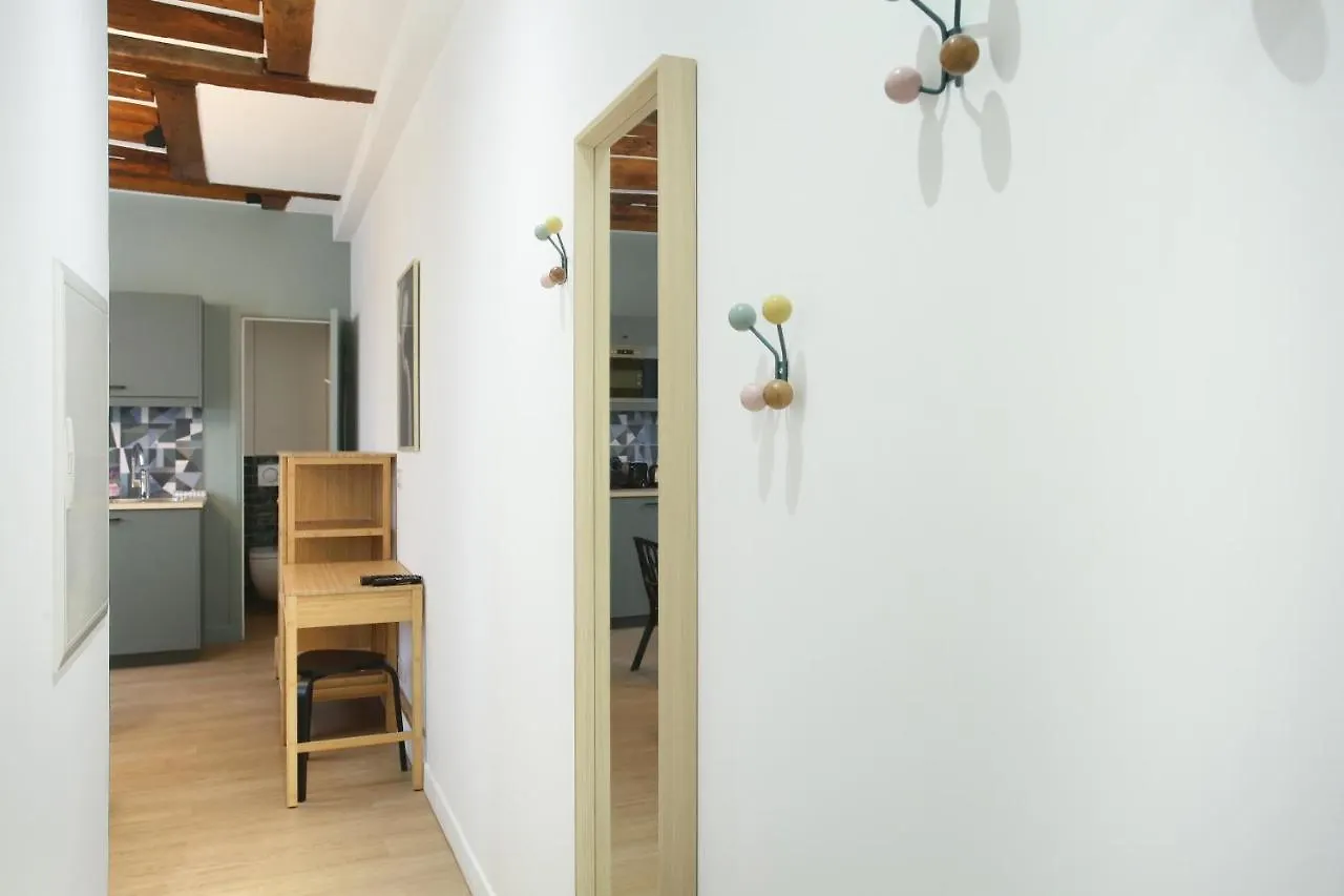 Rent A Room - Aparts Cadet Париж 0*,