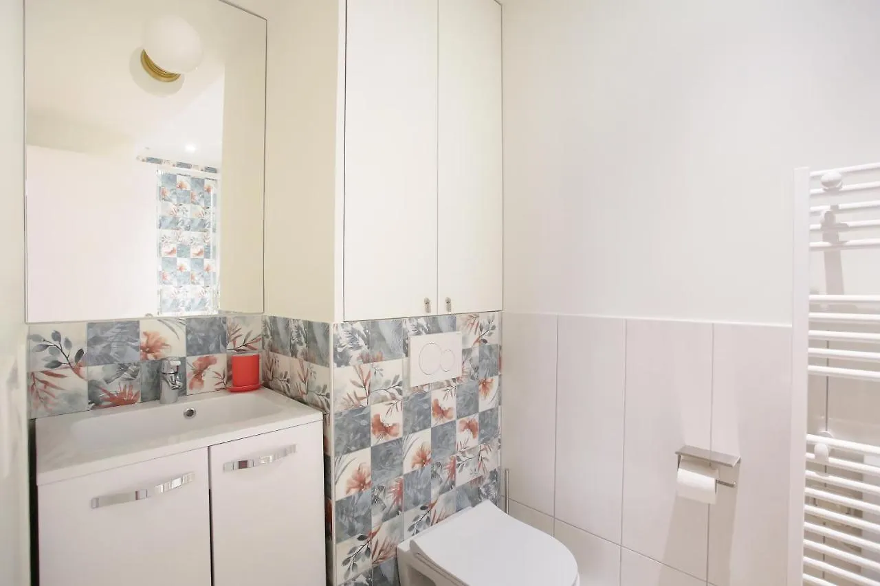 Rent A Room - Aparts Cadet Париж 0*,  Франция